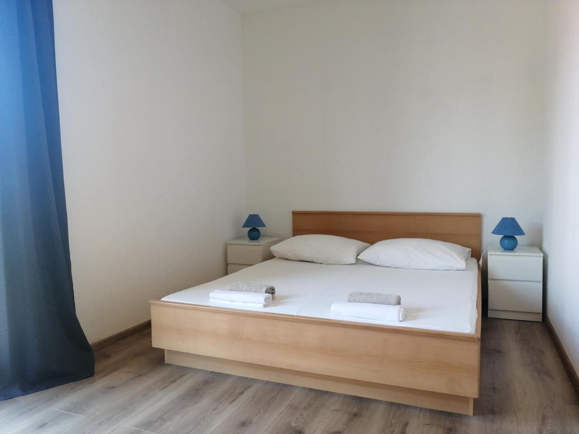 Trim Rooms And Apartments Loviste Bagian luar foto