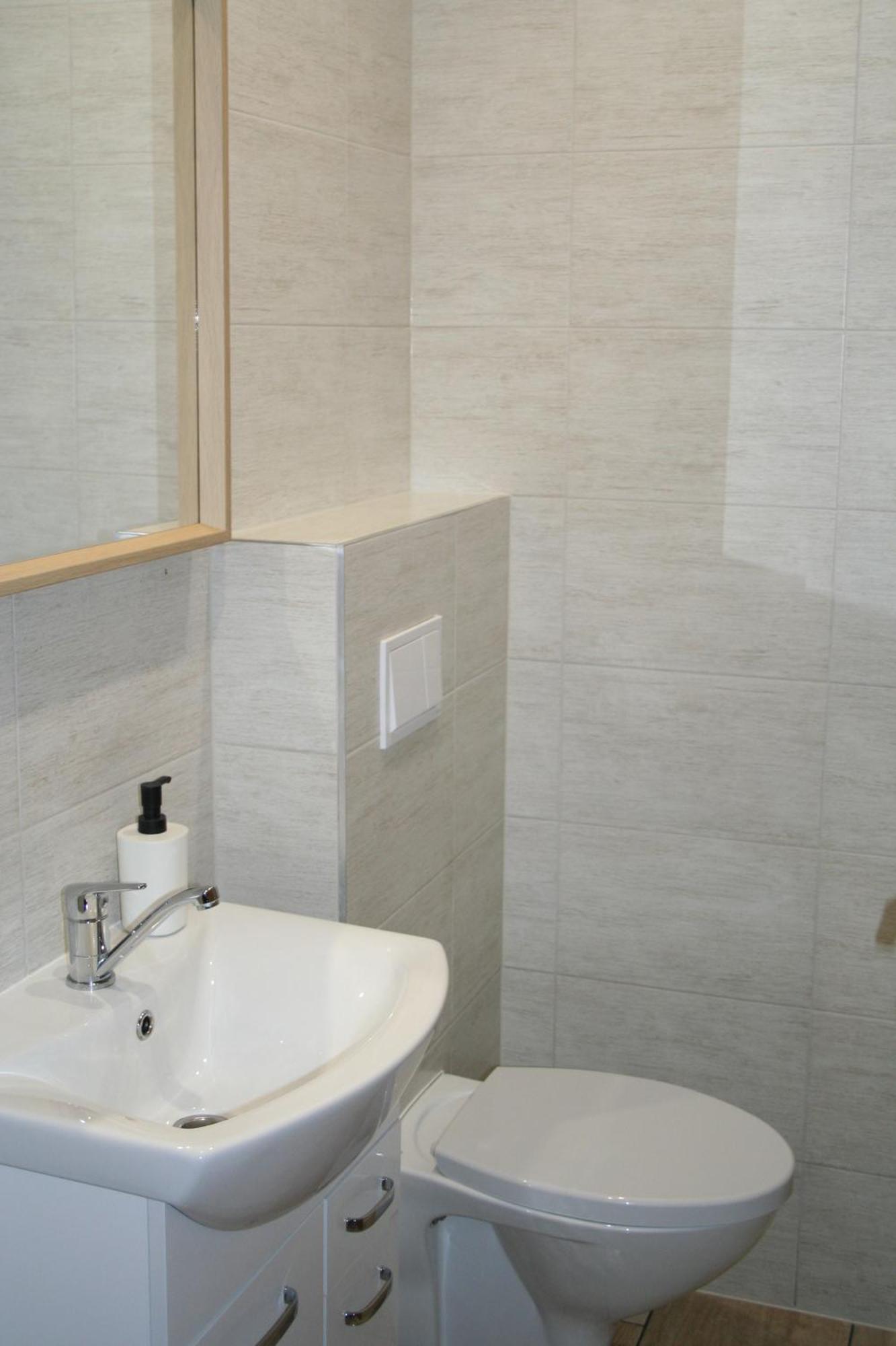 Trim Rooms And Apartments Loviste Bagian luar foto
