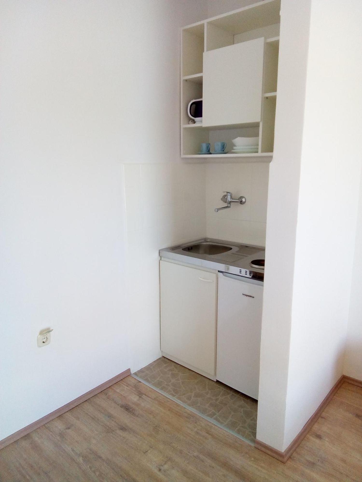 Trim Rooms And Apartments Loviste Ruang foto