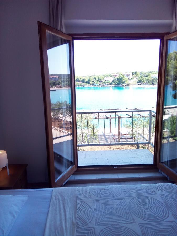 Trim Rooms And Apartments Loviste Bagian luar foto