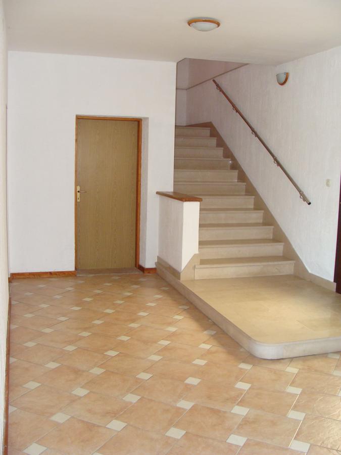 Trim Rooms And Apartments Loviste Bagian luar foto